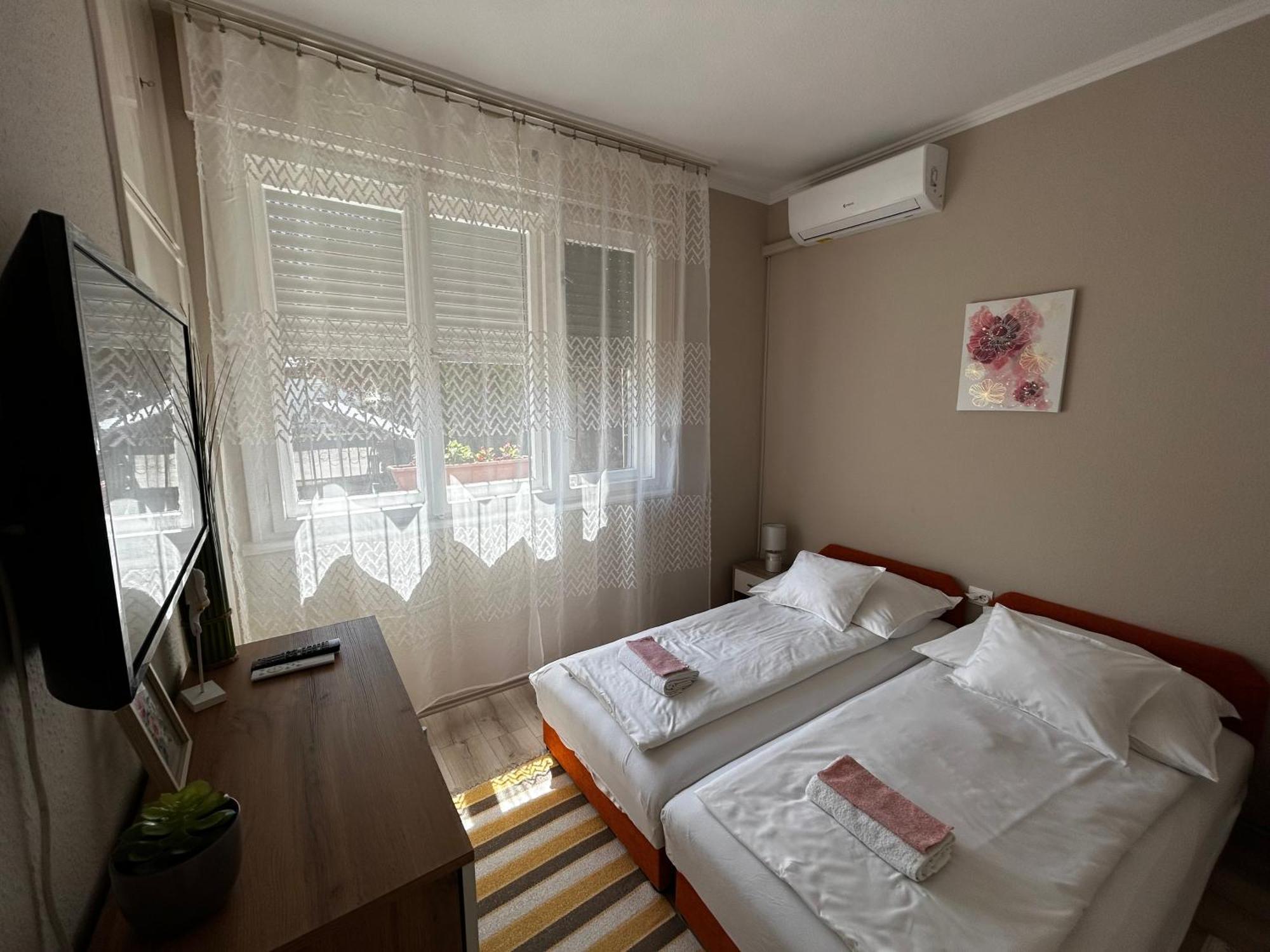 Kisvirag Apartman Hajdúszoboszló Buitenkant foto