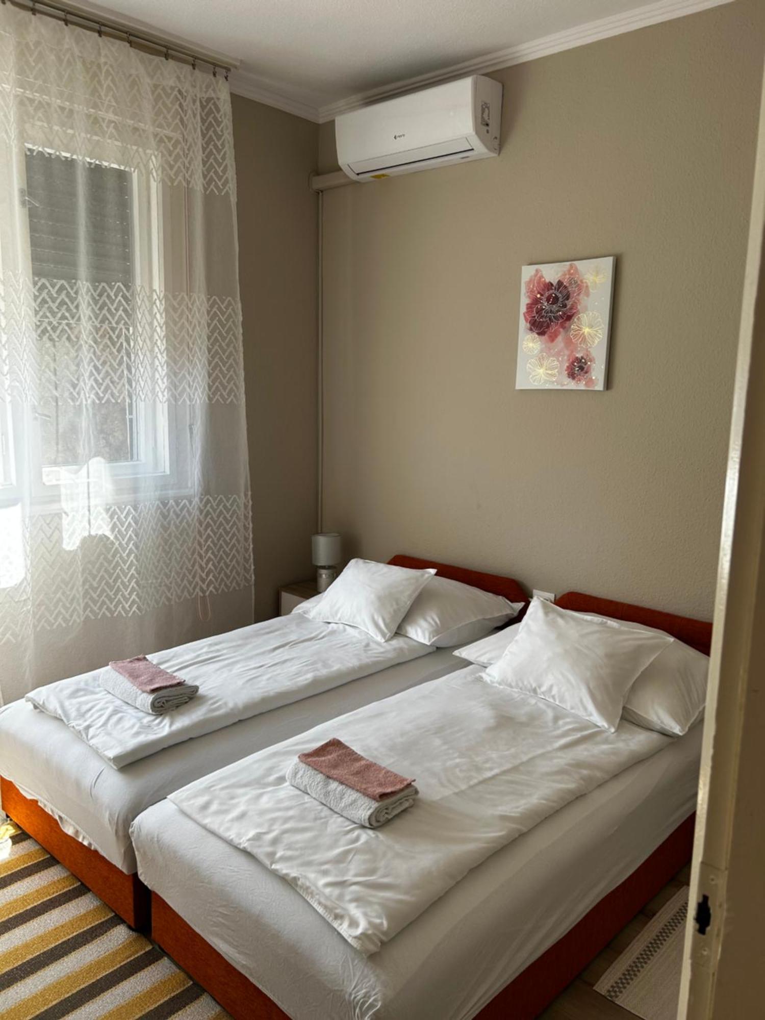 Kisvirag Apartman Hajdúszoboszló Buitenkant foto