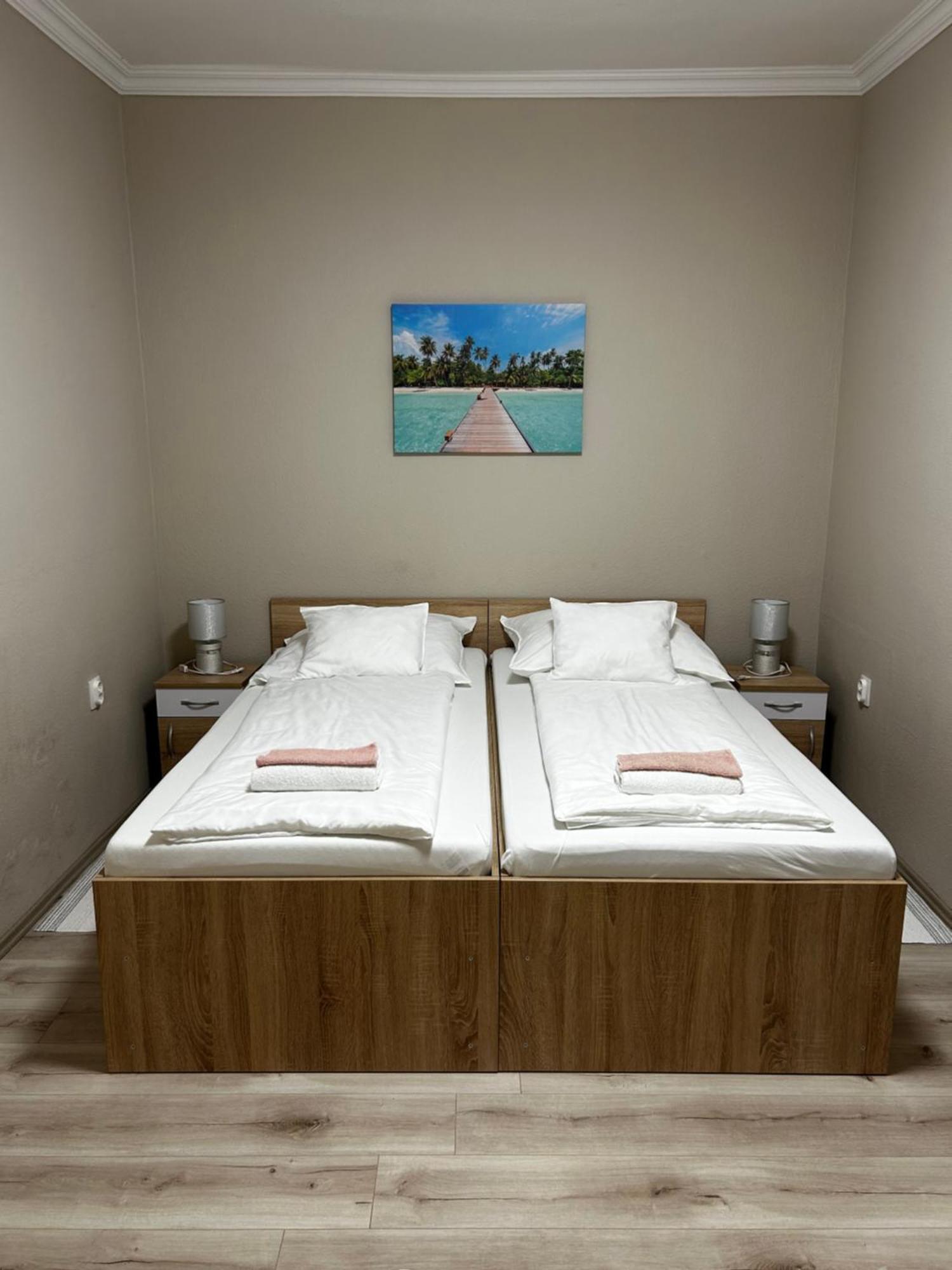 Kisvirag Apartman Hajdúszoboszló Buitenkant foto