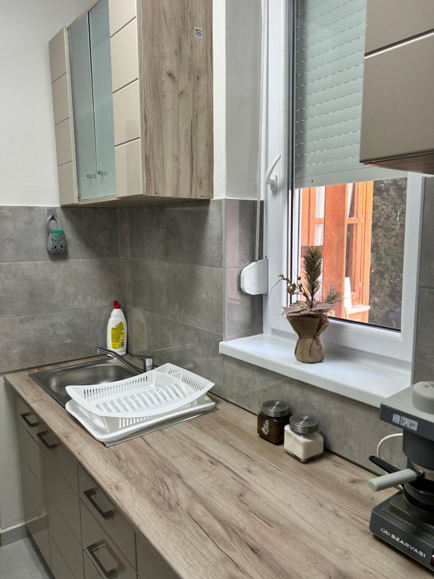 Kisvirag Apartman Hajdúszoboszló Buitenkant foto